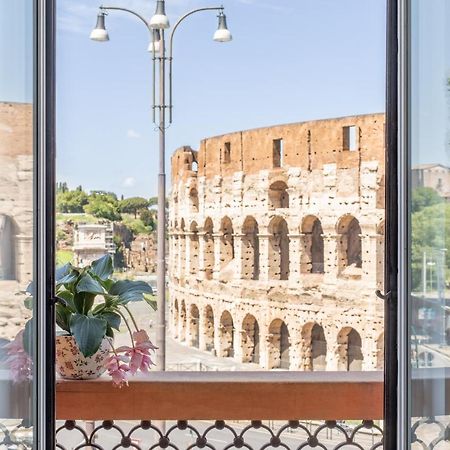 Iflat Unforgettable In Front Of Colosseum Roma Esterno foto