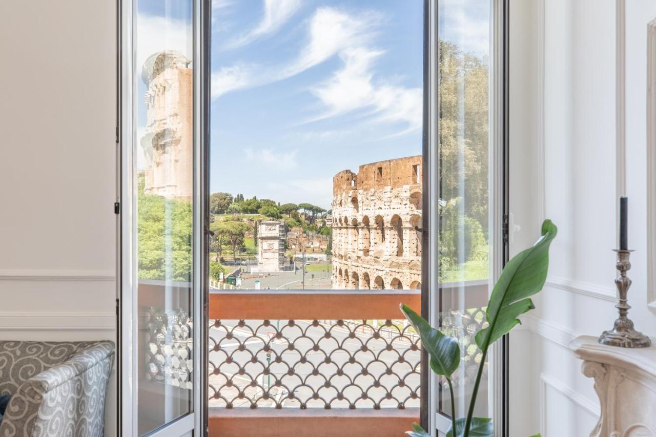 Iflat Unforgettable In Front Of Colosseum Roma Esterno foto